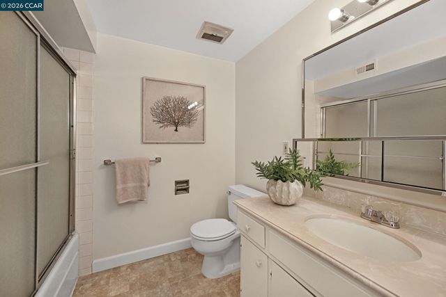 1305 Singingwood Ct 8, Walnut Creek, CA 94595