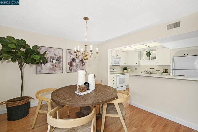 1305 Singingwood Ct 8, Walnut Creek, CA 94595