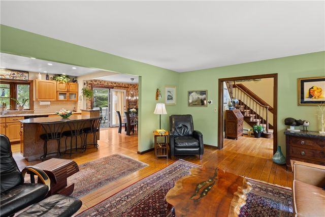 10 Bartlett Road, Middletown, RI 02842