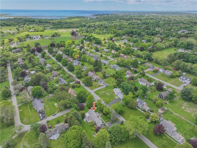 10 Bartlett Road, Middletown, RI 02842