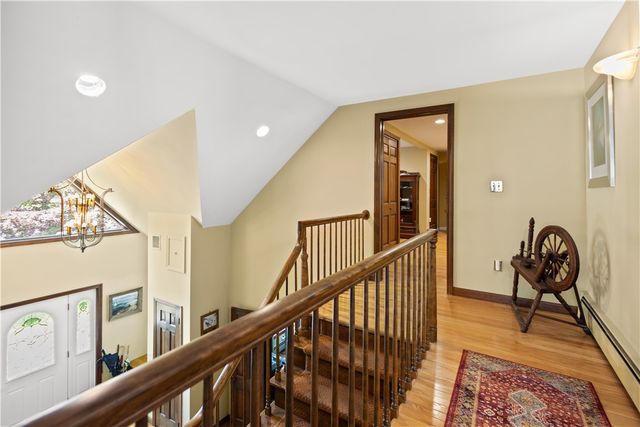 10 Bartlett Road, Middletown, RI 02842