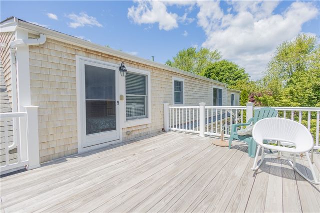 10 Bartlett Road, Middletown, RI 02842