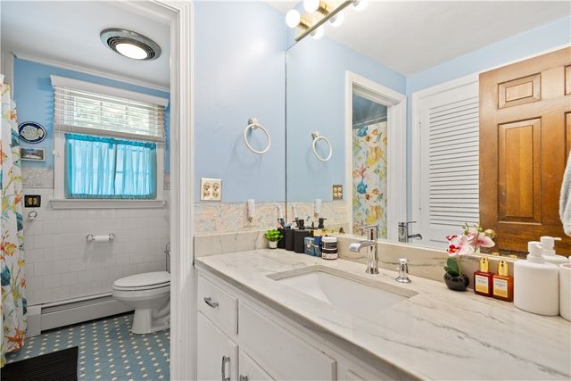 10 Bartlett Road, Middletown, RI 02842