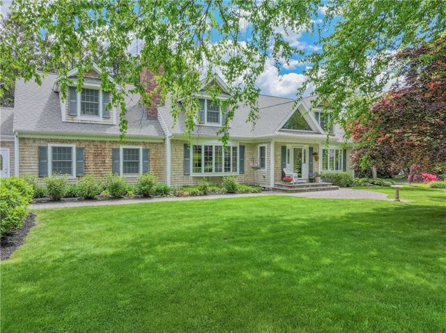 10 Bartlett Road, Middletown, RI 02842