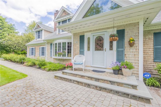 10 Bartlett Road, Middletown, RI 02842