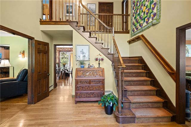 10 Bartlett Road, Middletown, RI 02842