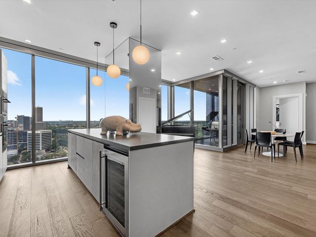 1711 Allen Parkway 2102, Houston, TX 77019