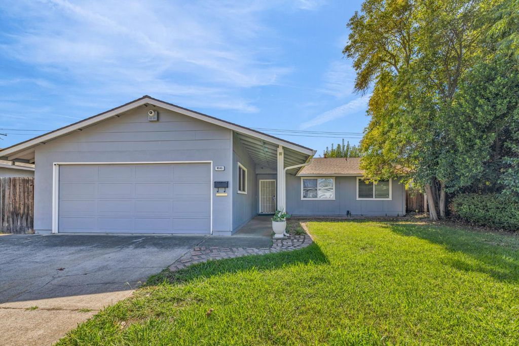 9048 Posada Way, Sacramento, CA 95826