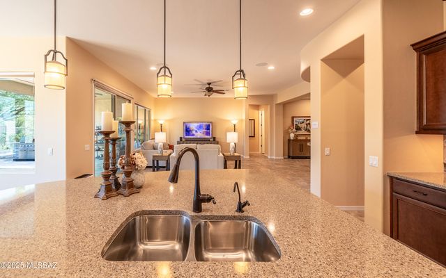 14242 N Bright Angel Trail, Marana, AZ 85658