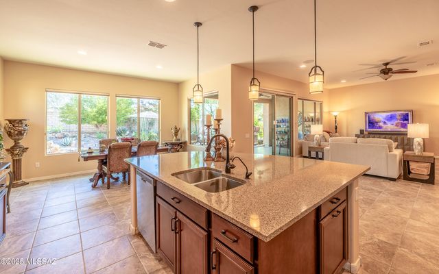 14242 N Bright Angel Trail, Marana, AZ 85658