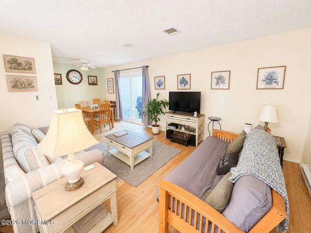 7 S Seas Court, Barnegat, NJ 08005