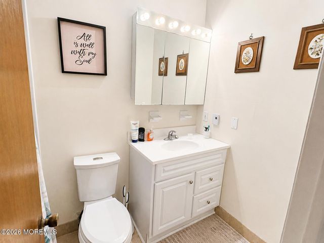 7 S Seas Court, Barnegat, NJ 08005