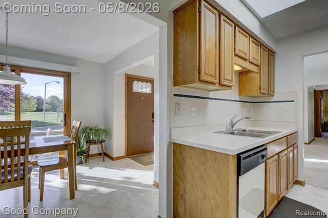 48390 Seawind Court, Utica, MI 48315