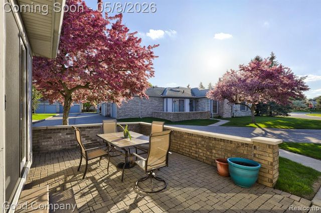 48390 Seawind Court, Utica, MI 48315