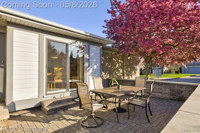 48390 Seawind Court, Utica, MI 48315