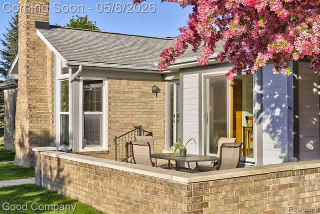 48390 Seawind Court, Utica, MI 48315