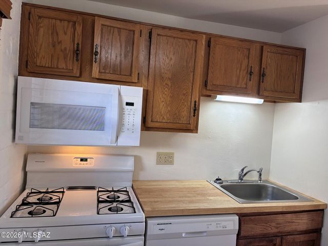 445 S Paseo Quinta, Green Valley, AZ 85614