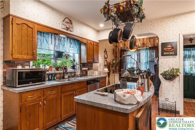 213 East Main Street, Macungie Boro, PA 18062