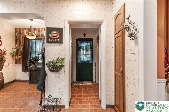 213 East Main Street, Macungie Boro, PA 18062