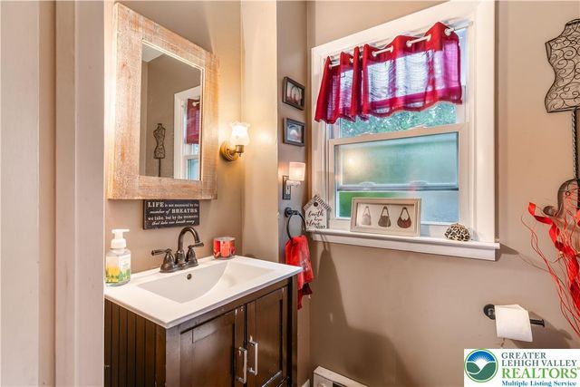 213 East Main Street, Macungie Boro, PA 18062