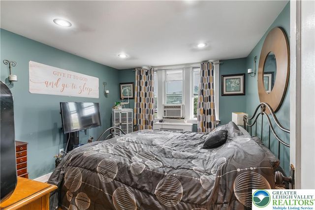 213 East Main Street, Macungie Boro, PA 18062