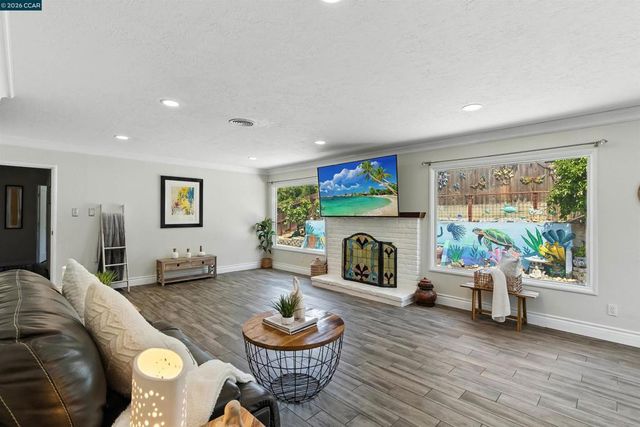 1201 Valle Vista Ave, Vallejo, CA 94589