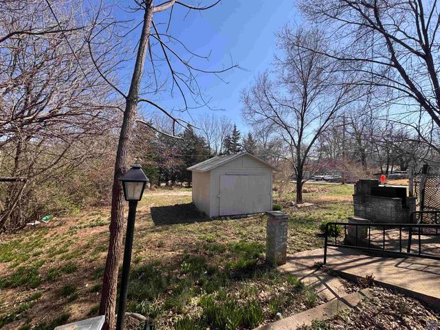 2344 SE Wisconsin AVE, Topeka, KS 66605