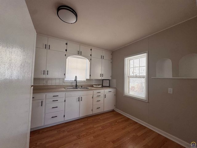 2344 SE Wisconsin AVE, Topeka, KS 66605