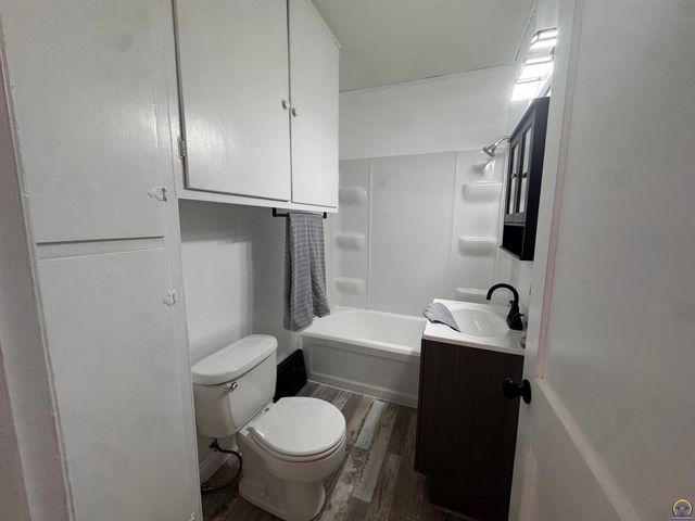 2344 SE Wisconsin AVE, Topeka, KS 66605