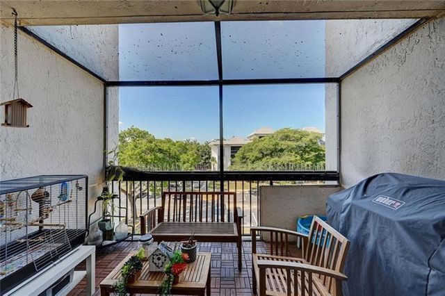 731 N Pine Island Road 404, Plantation, FL 33324