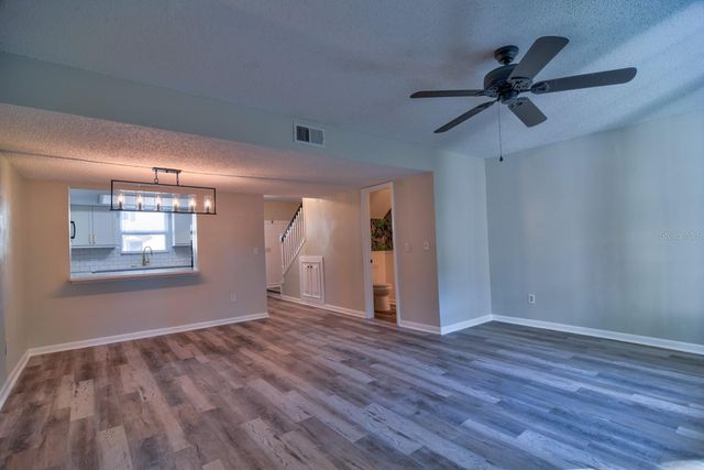 148 DOUGLAS ROAD W C, Oldsmar, FL 34677