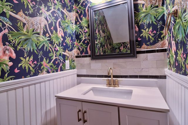 148 DOUGLAS ROAD W C, Oldsmar, FL 34677