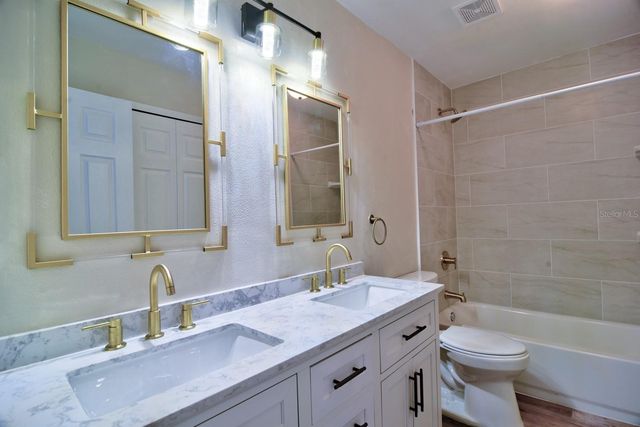 148 DOUGLAS ROAD W C, Oldsmar, FL 34677