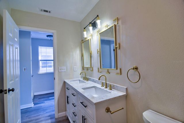 148 DOUGLAS ROAD W C, Oldsmar, FL 34677