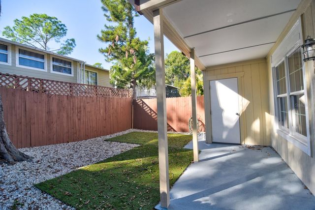 148 DOUGLAS ROAD W C, Oldsmar, FL 34677