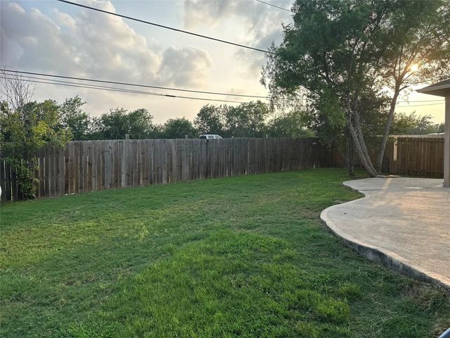 245 Verano DR, Kyle, TX 78640