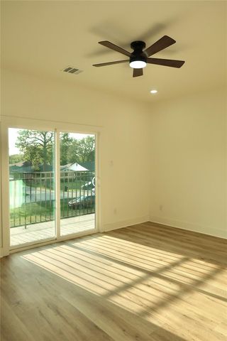 421 S Nugent Street, La Porte, TX 77571