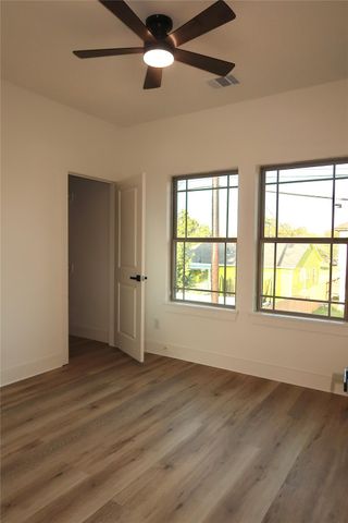 421 S Nugent Street, La Porte, TX 77571