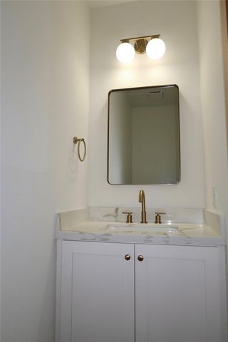 421 S Nugent Street, La Porte, TX 77571