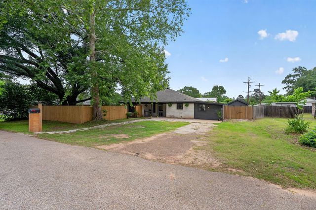 12664 Robin Lane, Willis, TX 77378