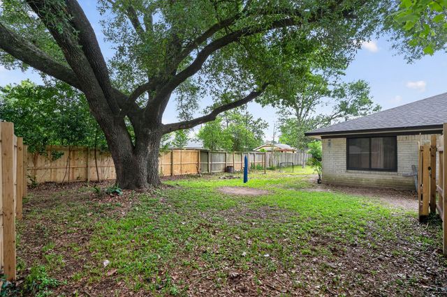 12664 Robin Lane, Willis, TX 77378
