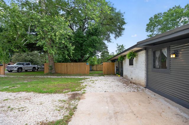 12664 Robin Lane, Willis, TX 77378