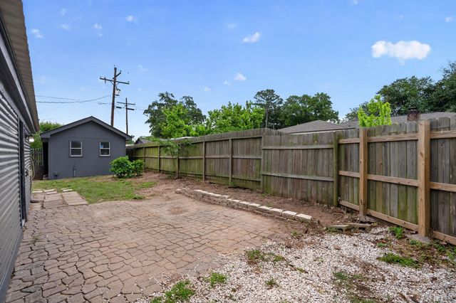 12664 Robin Lane, Willis, TX 77378