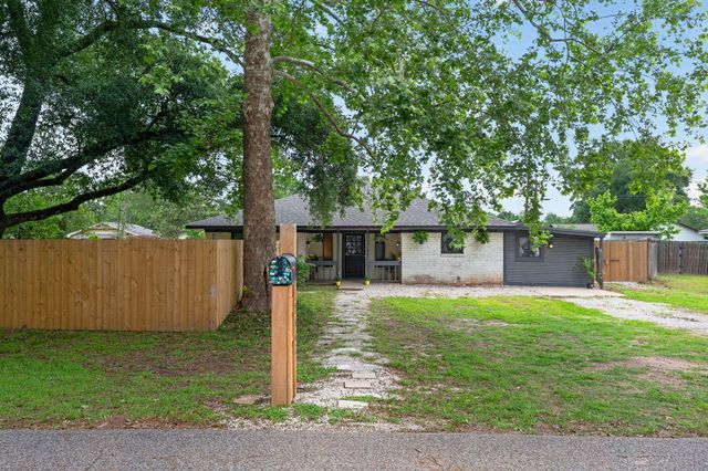 12664 Robin Lane, Willis, TX 77378