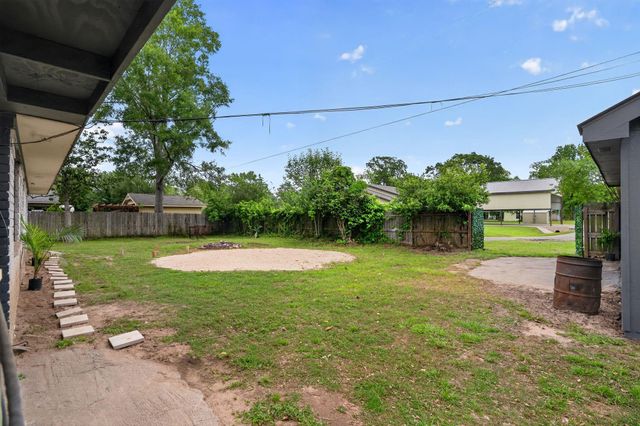 12664 Robin Lane, Willis, TX 77378
