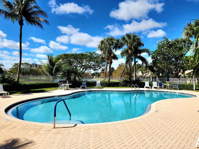 4759 Palmbrooke Circle, West Palm Beach, FL 33417