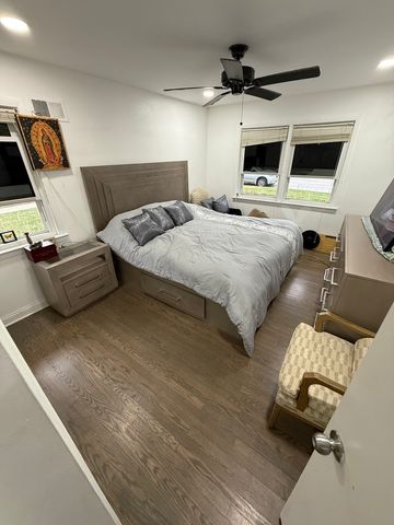 5549 W 102nd Street, Oak Lawn, IL 60453