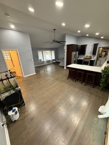 5549 W 102nd Street, Oak Lawn, IL 60453