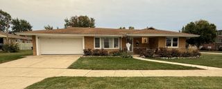 5549 W 102nd Street, Oak Lawn, IL 60453