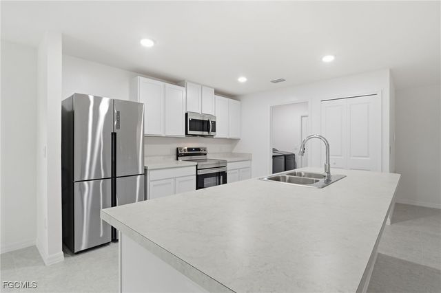 3418 20th ST SW, Lehigh Acres, FL 33976